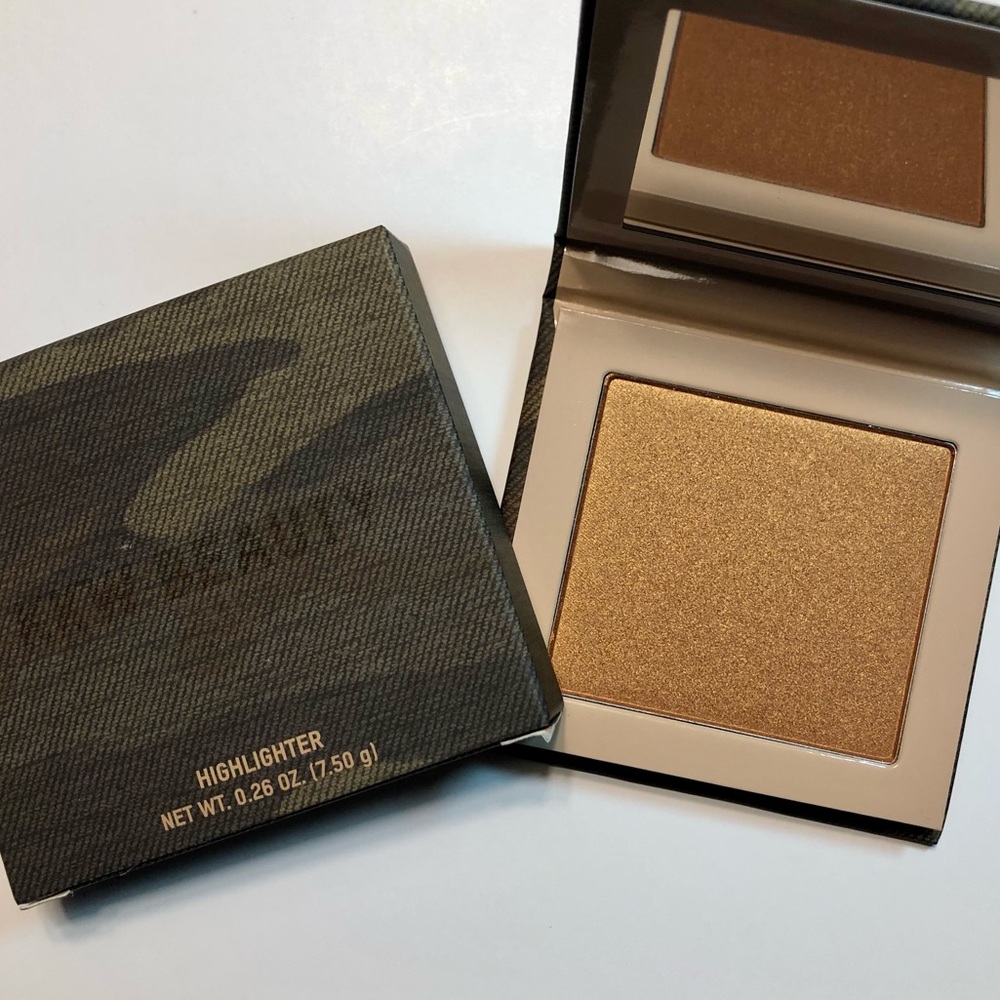 KKW BEAUTY Pressed Highlighter